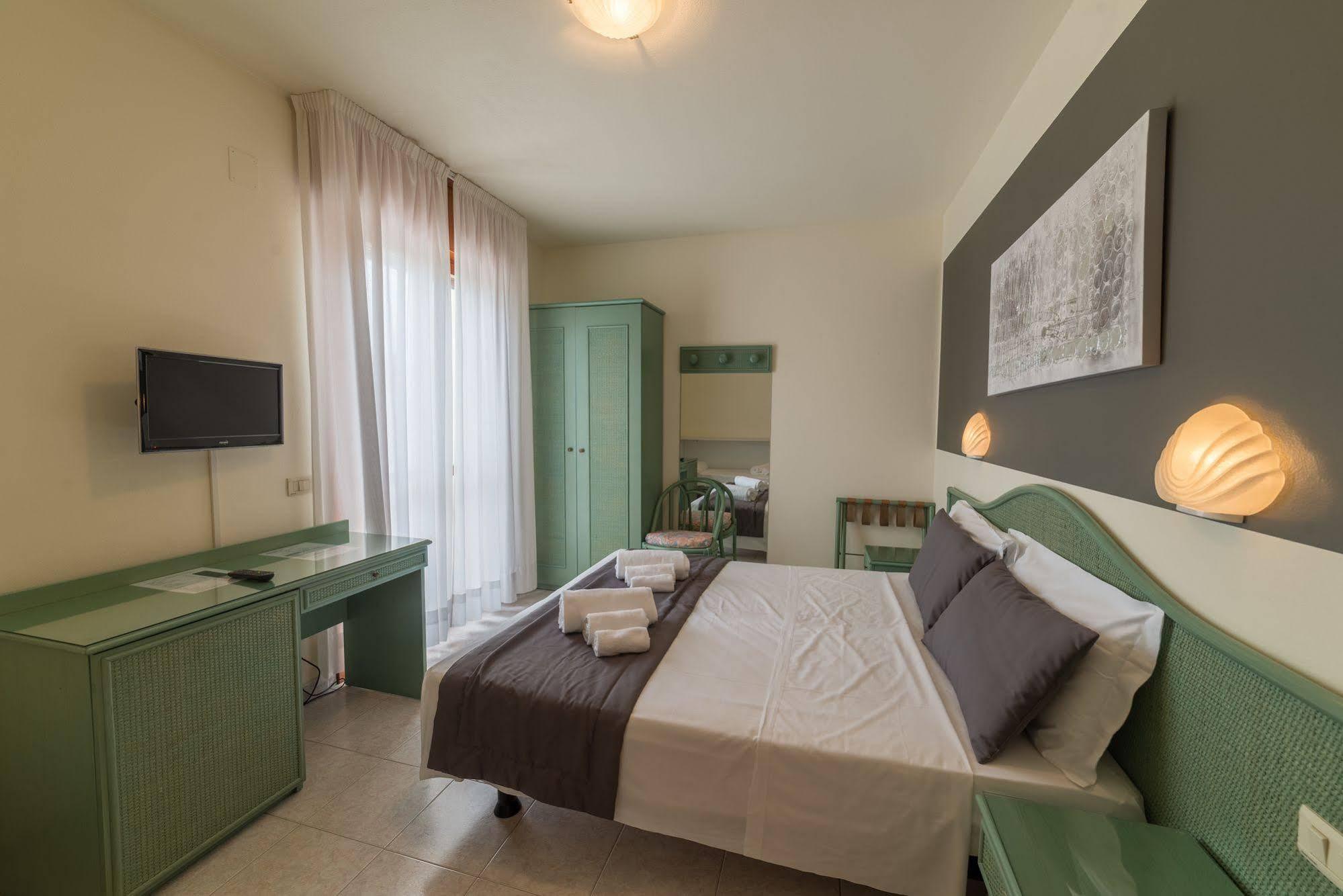 Hotel Airone (Adults Only) Bibione Dış mekan fotoğraf